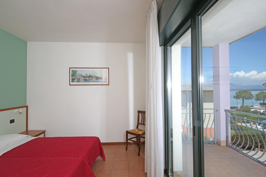 Nettuno Residence Hotel Peschiera del Garda Exterior photo